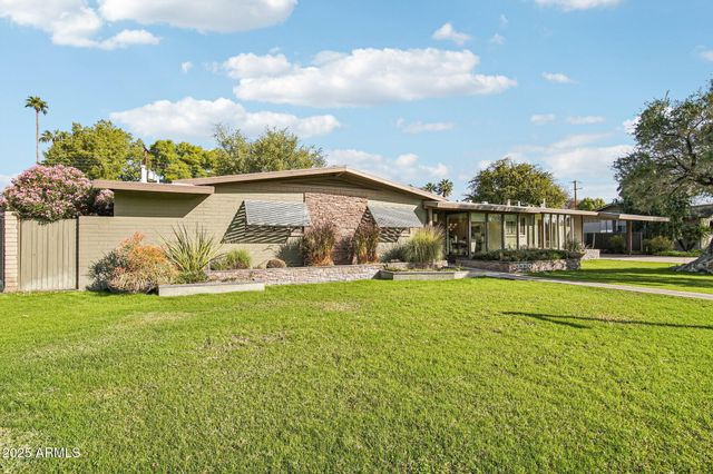 3330 E GLENROSA Avenue, Phoenix, AZ 85018