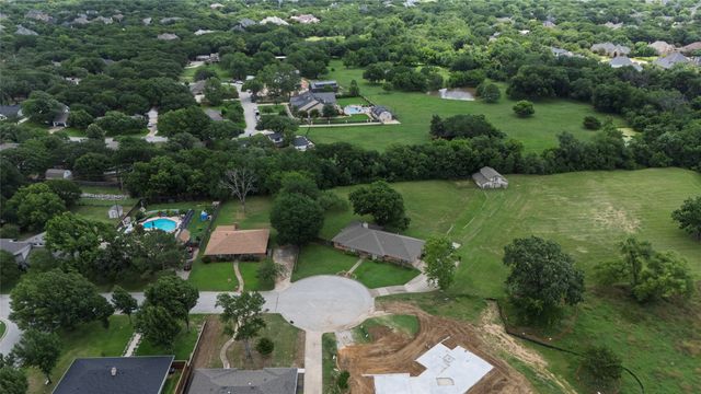 1215 Oakwood Trail, Southlake, TX 76092