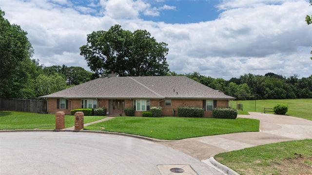 1215 Oakwood Trail, Southlake, TX 76092