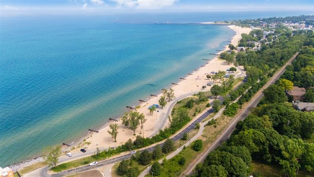 1719 Lakeshore Drive, Saint Joseph, MI 49085