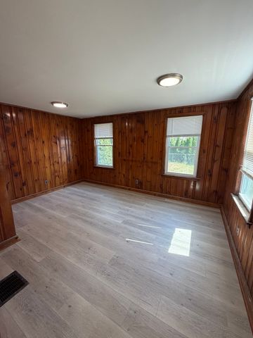 87 Howard St 1, Waltham, MA 02451