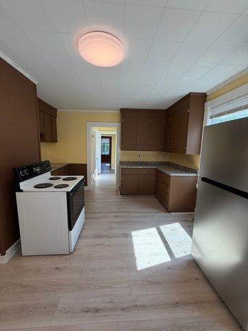 87 Howard St 1, Waltham, MA 02451