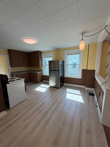 87 Howard St 1, Waltham, MA 02451