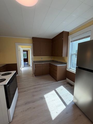 87 Howard St 1, Waltham, MA 02451