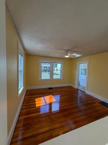 87 Howard St 1, Waltham, MA 02451