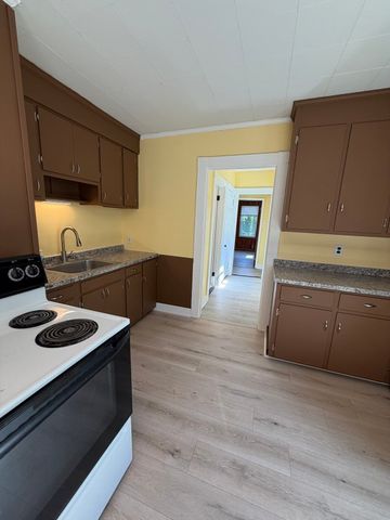 87 Howard St 1, Waltham, MA 02451