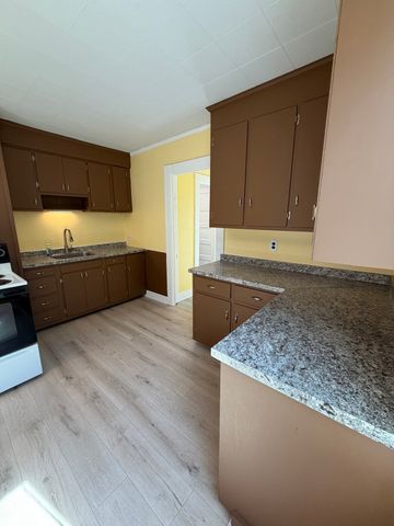 87 Howard St 1, Waltham, MA 02451