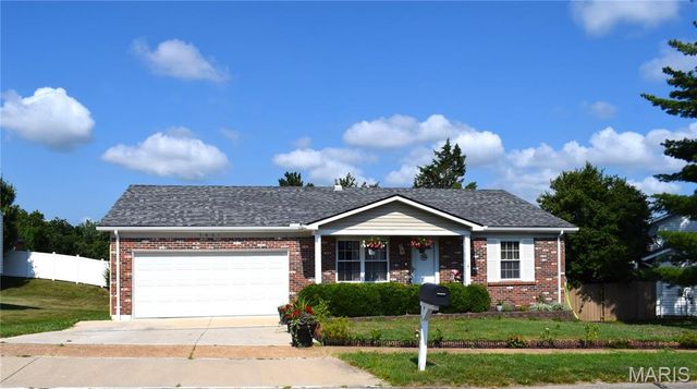 5661 Chalet Hill Drive, St Louis, MO 63129