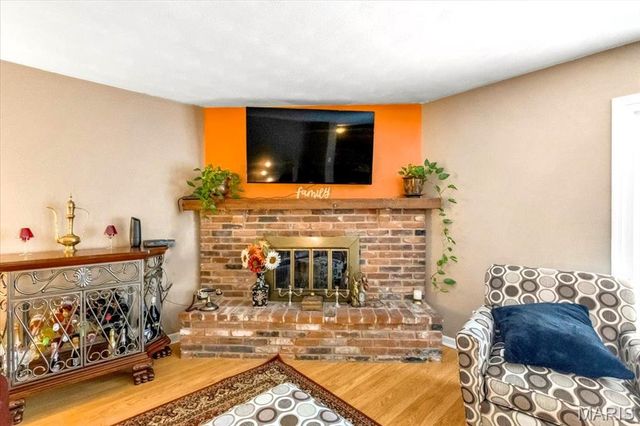5661 Chalet Hill Drive, St Louis, MO 63129