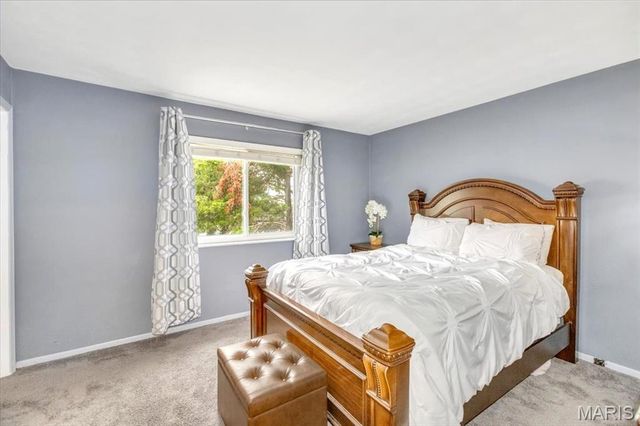 5661 Chalet Hill Drive, St Louis, MO 63129