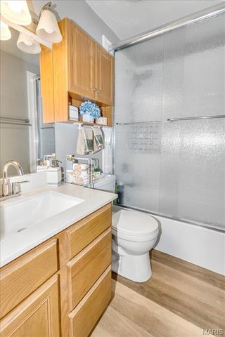 5661 Chalet Hill Drive, St Louis, MO 63129