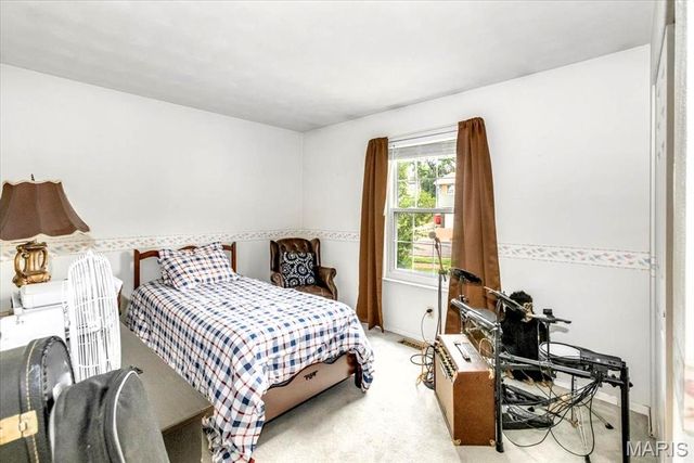 5661 Chalet Hill Drive, St Louis, MO 63129