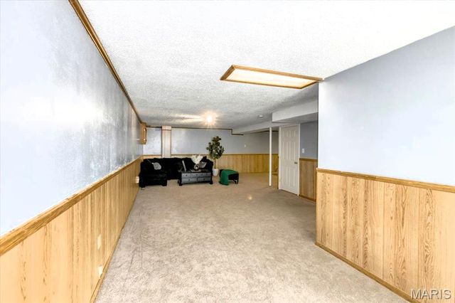 5661 Chalet Hill Drive, St Louis, MO 63129