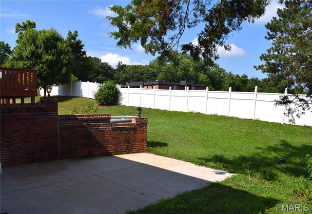 5661 Chalet Hill Drive, St Louis, MO 63129