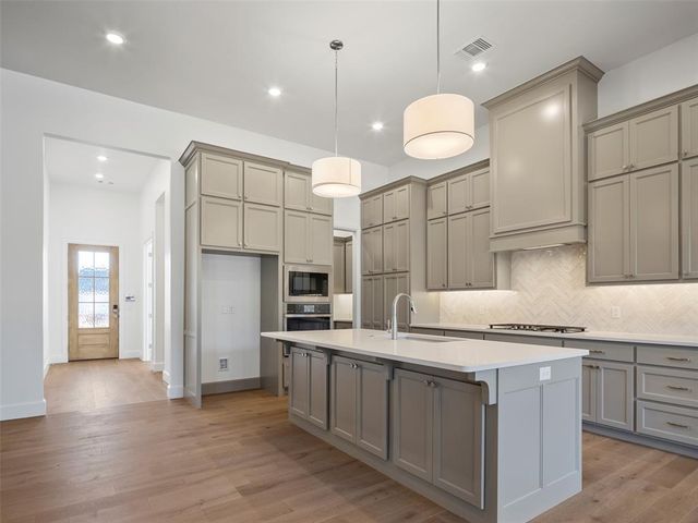 9217 SW 92nd Street, Mustang, OK 73064