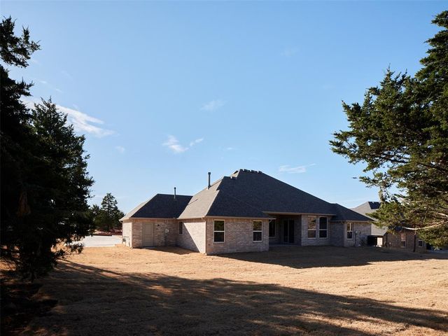 9217 SW 92nd Street, Mustang, OK 73064