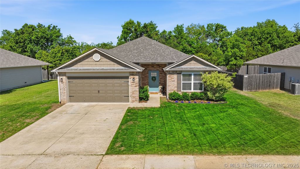 10714 N 100th East Avenue, Owasso, OK 74055