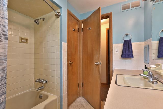 714 Island Court, Columbus, OH 43214