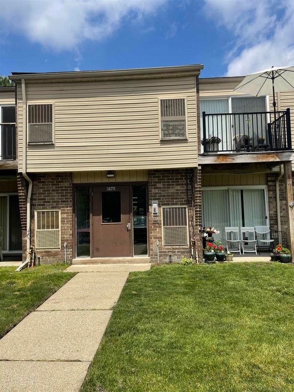 38210 Fairway Court, Clinton Township, MI 48038