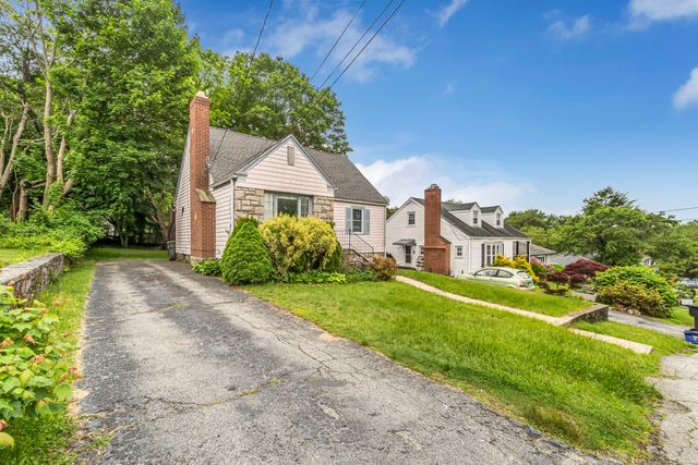 214 Thames Street, New London, CT 06320