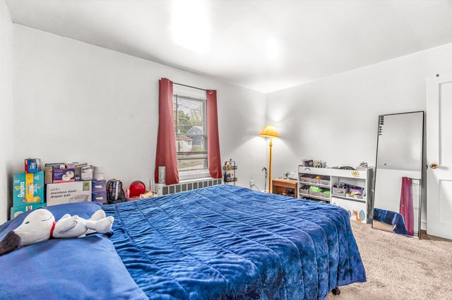 214 Thames Street, New London, CT 06320