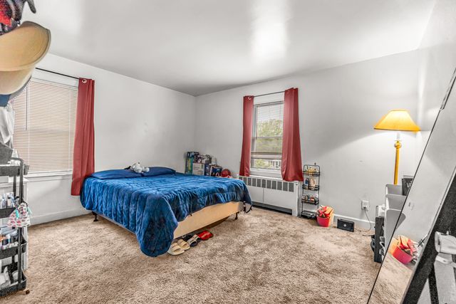 214 Thames Street, New London, CT 06320