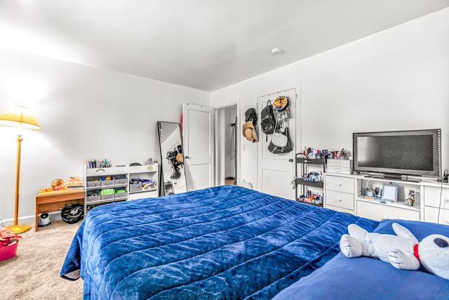 214 Thames Street, New London, CT 06320