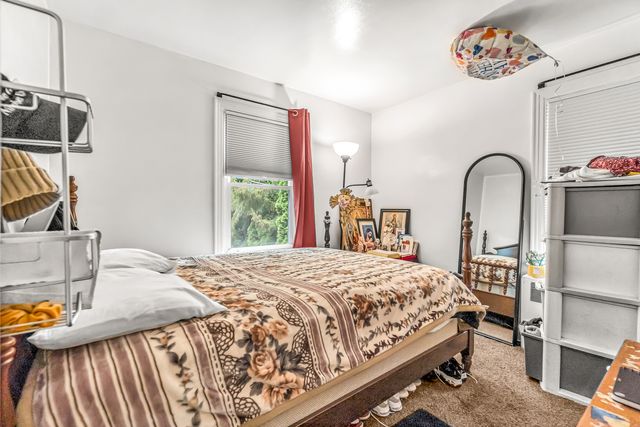 214 Thames Street, New London, CT 06320