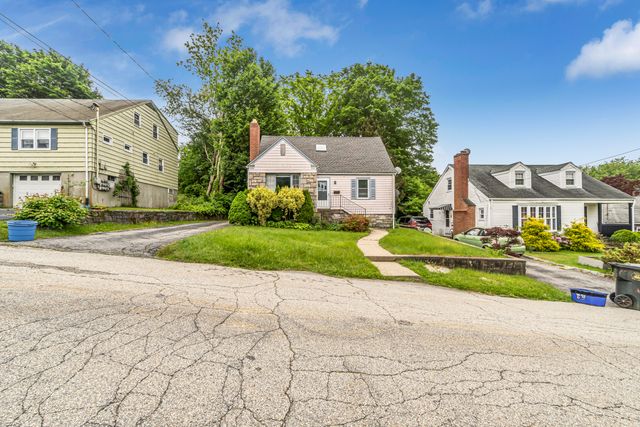 214 Thames Street, New London, CT 06320