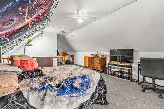 214 Thames Street, New London, CT 06320