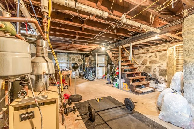 214 Thames Street, New London, CT 06320