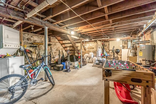 214 Thames Street, New London, CT 06320