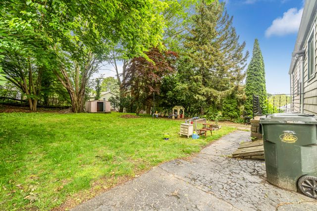 214 Thames Street, New London, CT 06320