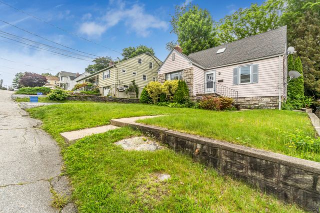 214 Thames Street, New London, CT 06320