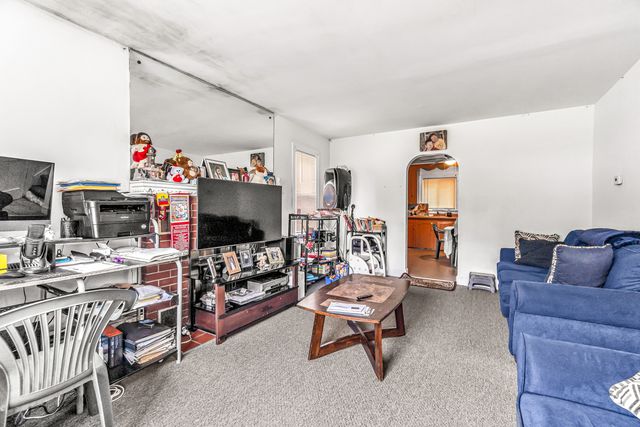 214 Thames Street, New London, CT 06320