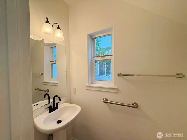 6414 NE Fern Street, Suquamish, WA 98392