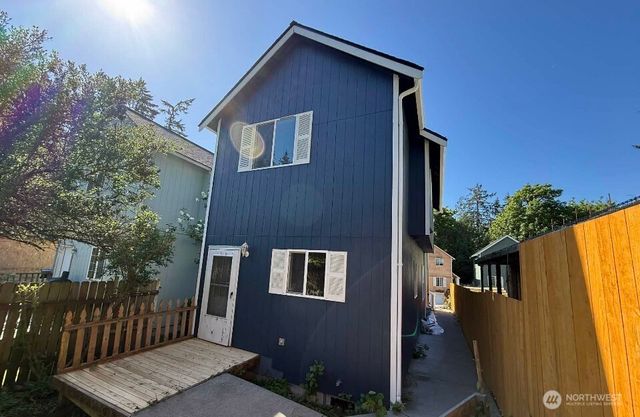 6414 NE Fern Street, Suquamish, WA 98392