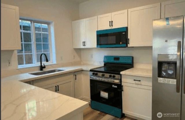 6414 NE Fern Street, Suquamish, WA 98392