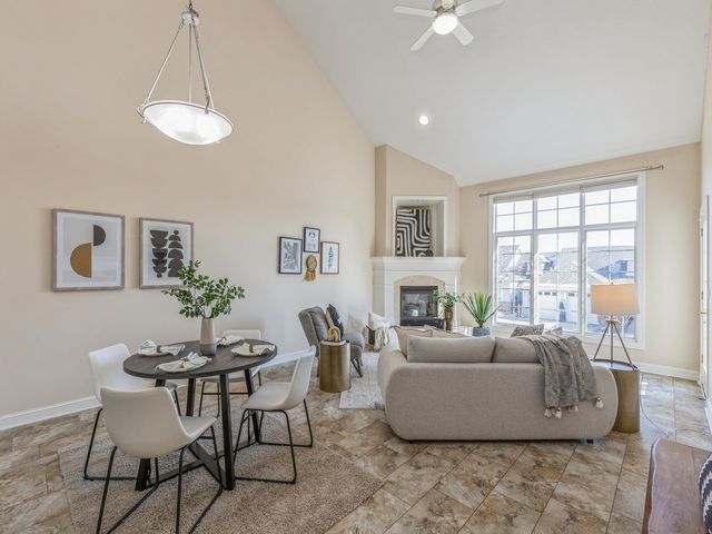 14155 Pinnacle Pointe Drive, Clive, IA 50325