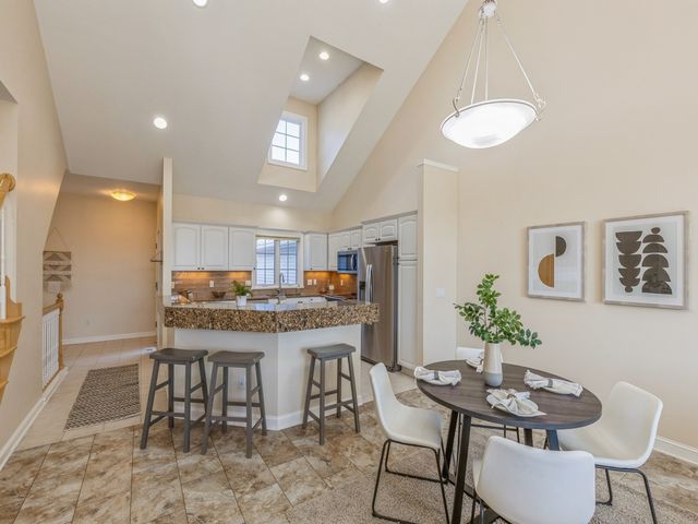 14155 Pinnacle Pointe Drive, Clive, IA 50325