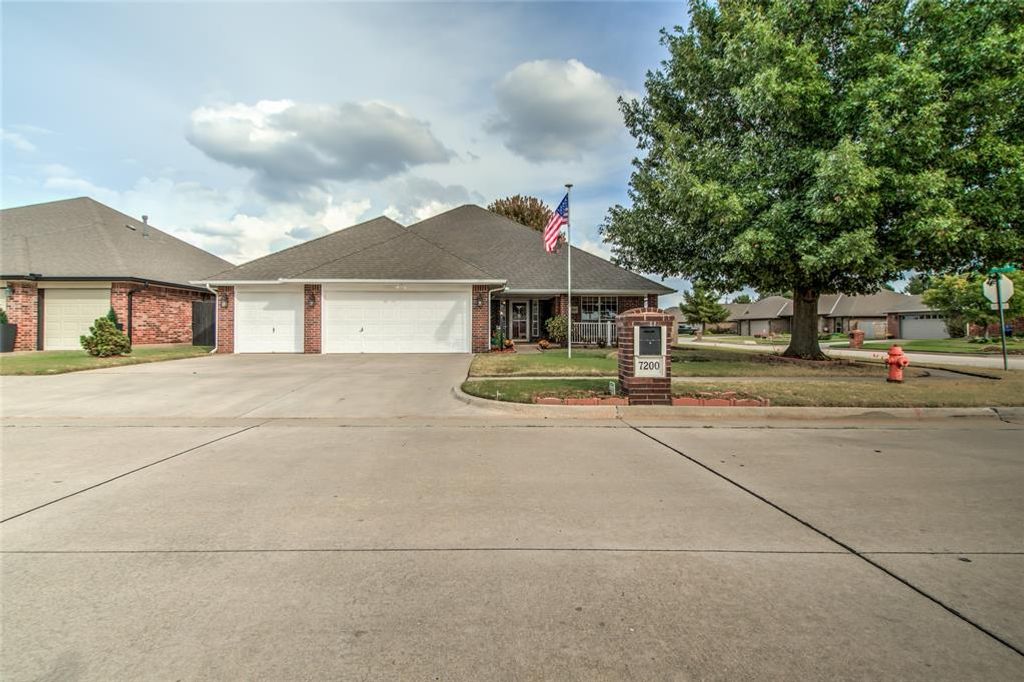 7200 Green Meadow Lane, Oklahoma City, OK 73132