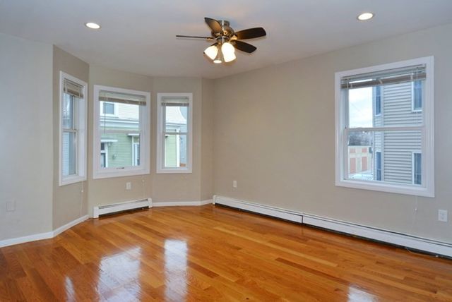 12 Roach St 1, Boston, MA 02125