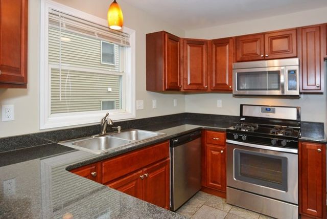 12 Roach St 1, Boston, MA 02125
