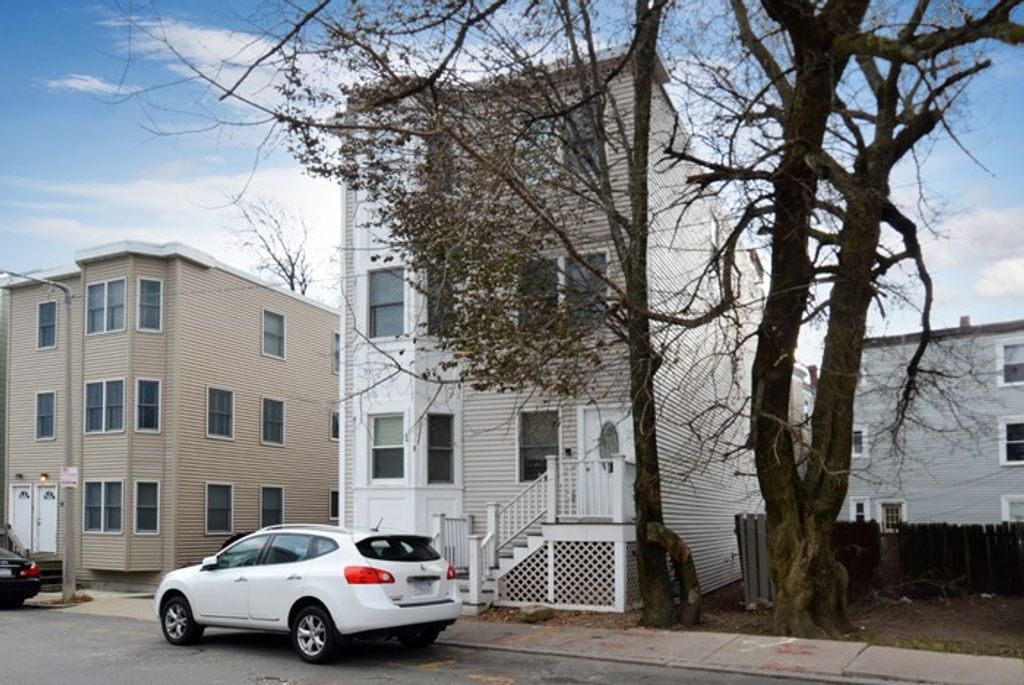 12 Roach St 1, Boston, MA 02125
