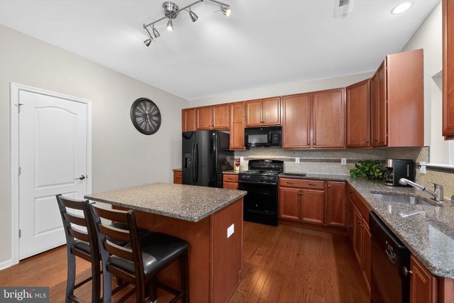 100 SMORTZ LN, Glassboro, NJ 08028