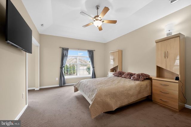 100 SMORTZ LN, Glassboro, NJ 08028