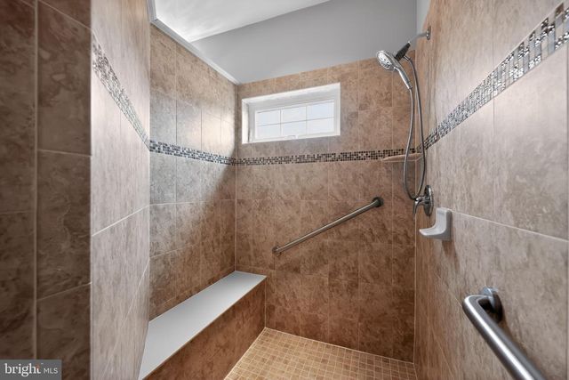 100 SMORTZ LN, Glassboro, NJ 08028