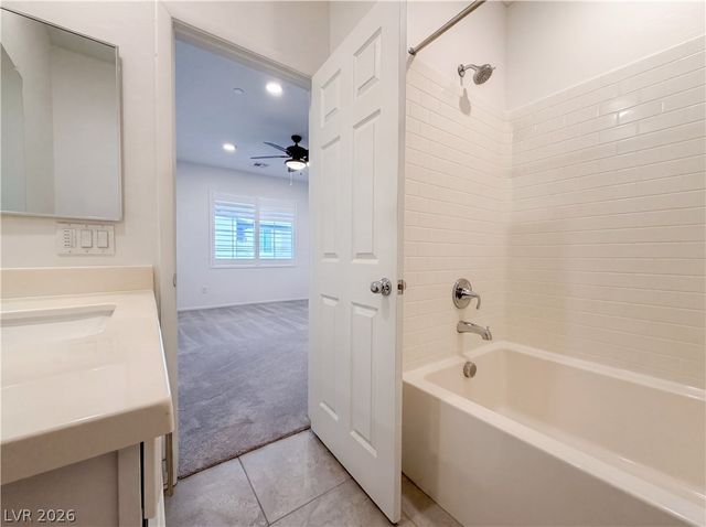 8457 Insignia Avenue 106, Las Vegas, NV 89178