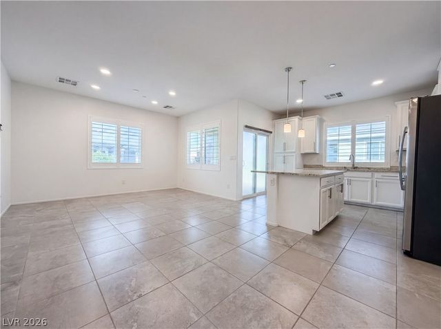 8457 Insignia Avenue 106, Las Vegas, NV 89178
