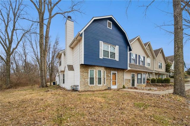 8418 N Park Court, Kansas City, MO 64155